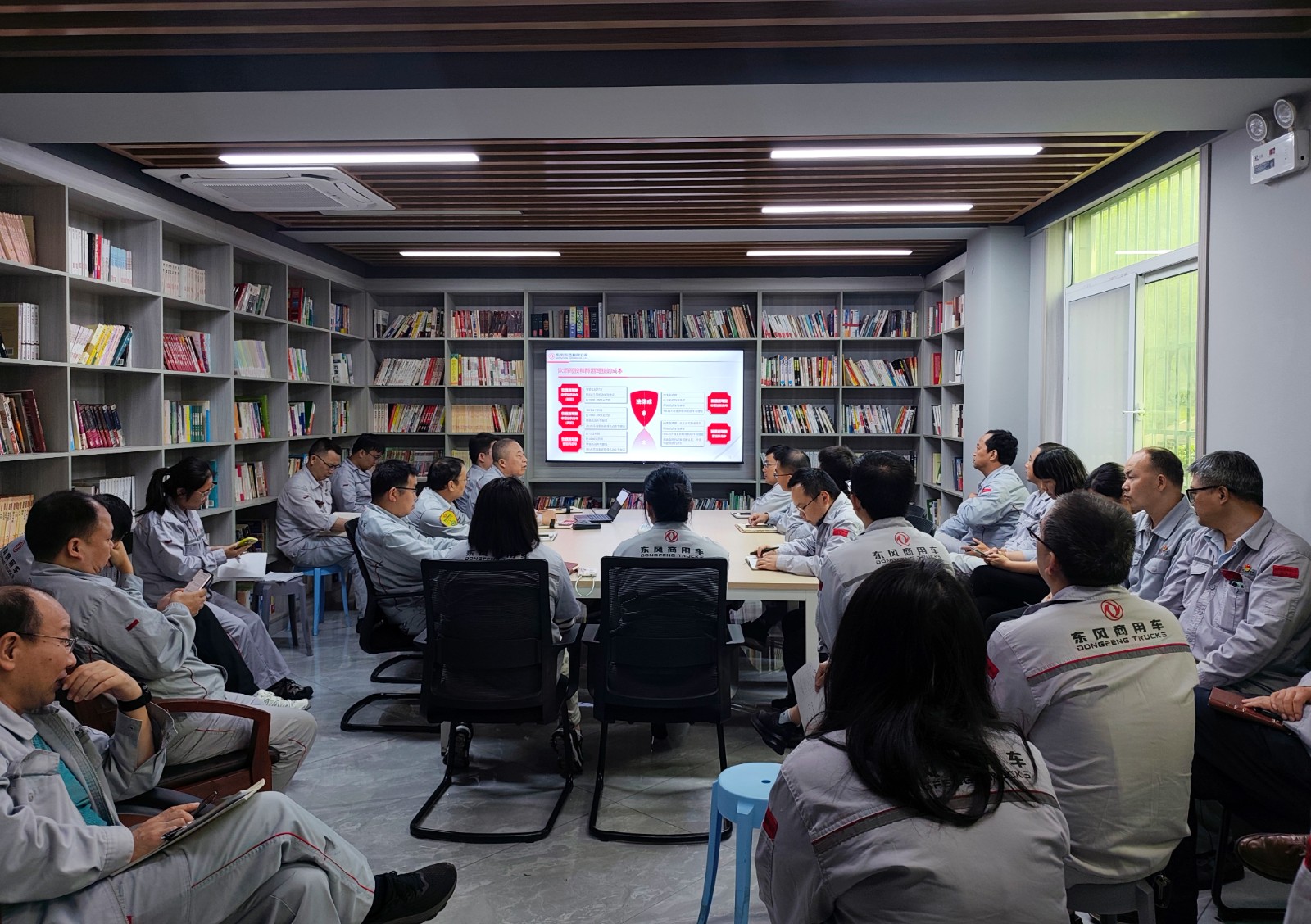 研發(fā)節(jié)前廉潔教育.jpg